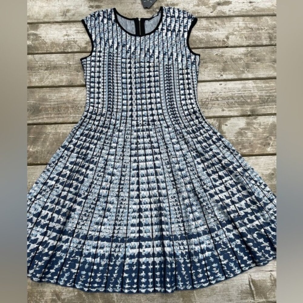 Nic Zoe fit and flare knit dress size M